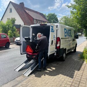 Auslieferung des E-Rollis durch Fa. Enge