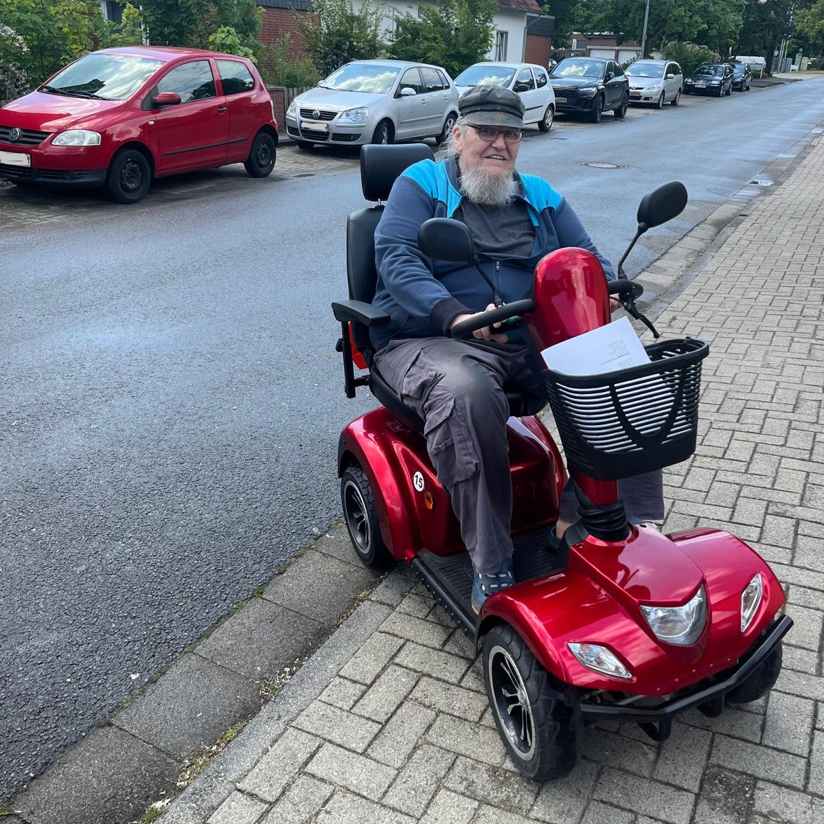 Frank testet seinen E-Rolli